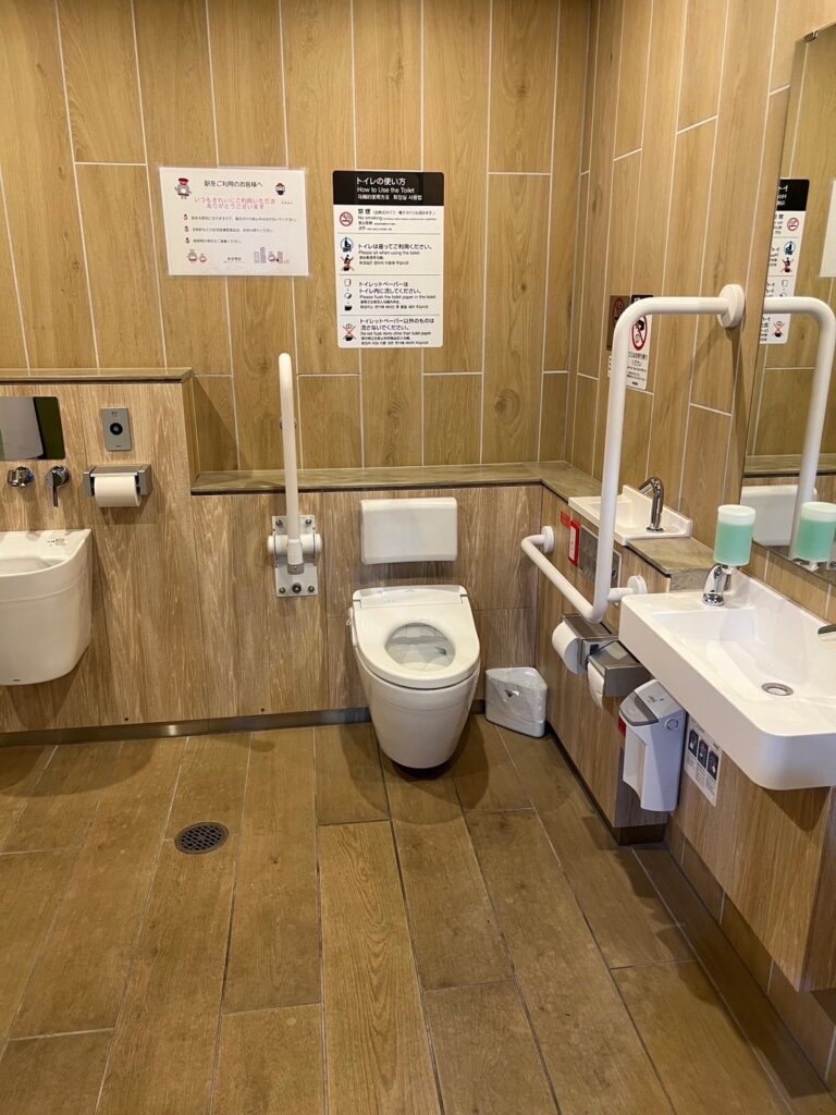 駒沢公園駅トイレ